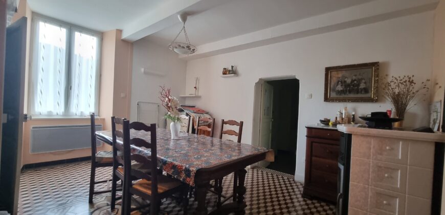 COQUETTE MAISON DE VILLAGE