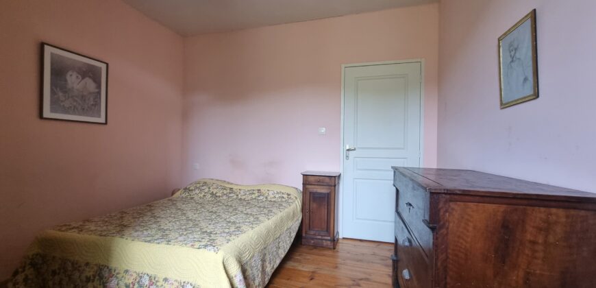 COQUETTE MAISON DE VILLAGE