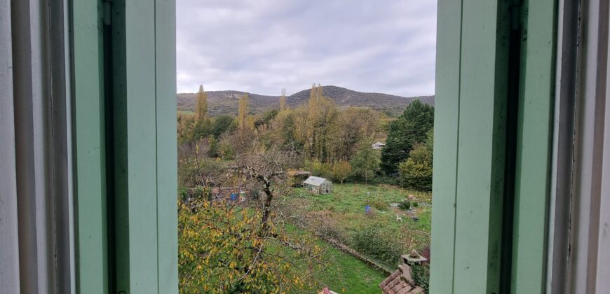 COQUETTE MAISON DE VILLAGE