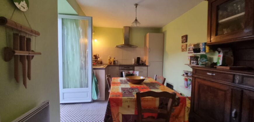 COQUETTE MAISON DE VILLAGE