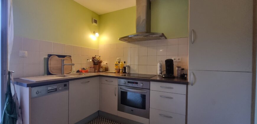 COQUETTE MAISON DE VILLAGE