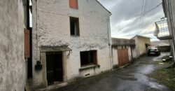 MAISON DE VILLAGE A RENOVER