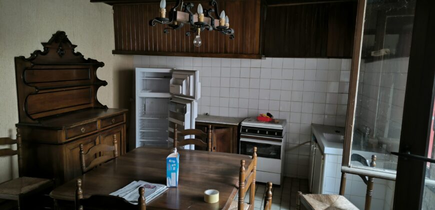 MAISON DE VILLAGE A RENOVER