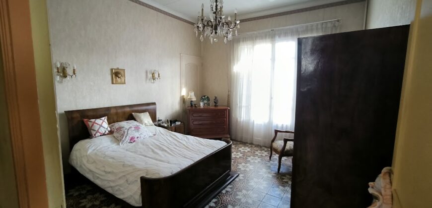 APPARTEMENT  TERRASSE DOMINANTE  GARAGE et JARDIN CONSTRUCTIBLE